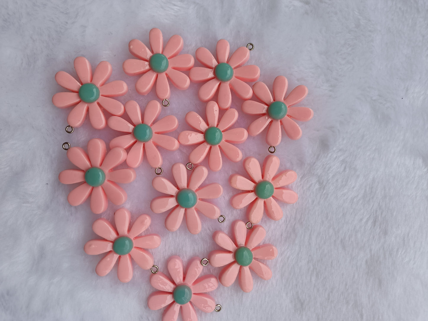 S10133 DIY charms flower charms  plastic daisy flower charm wholesale by weight
